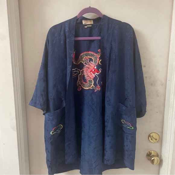 Vintage Longevity Hangzhou China Silk Navy Blue Hand Embroidered Kimono Robe M - Picture 2 of 8
